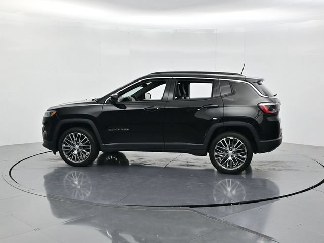 Used 2023 Jeep Compass Limited w/ Elite Group AWD/4WD image 7