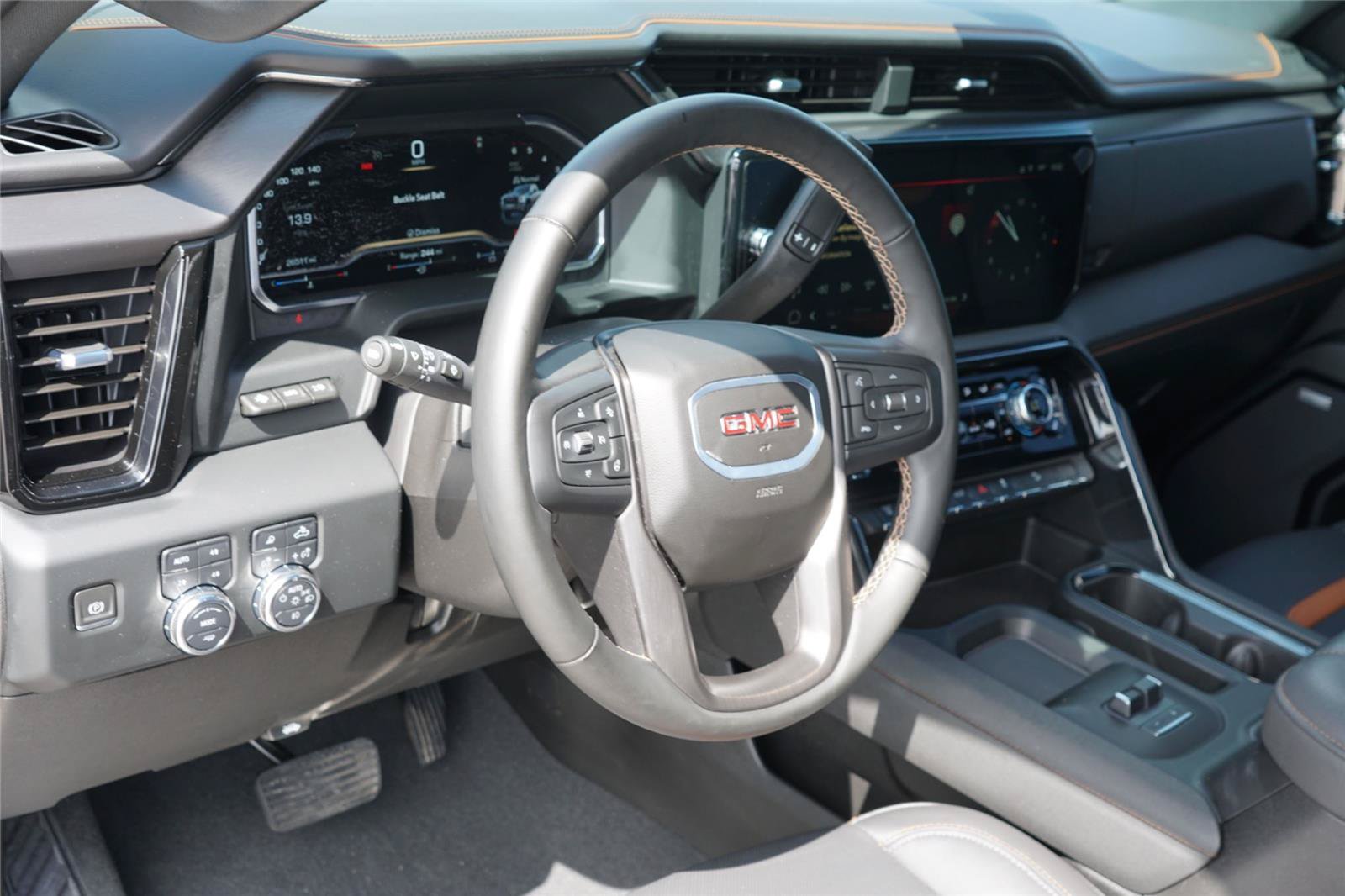Used 2024 GMC Sierra 2500 AT4 w/ AT4 Premium Plus Package AWD/4WD image 9