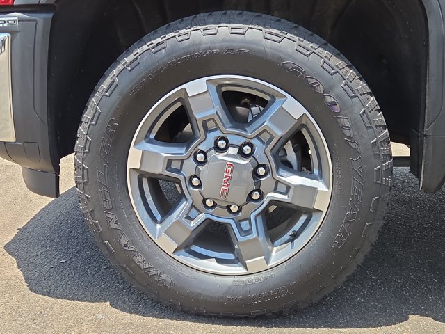 Used 2025 GMC Sierra 2500 SLT w/ SLT Premium Package AWD/4WD image 9