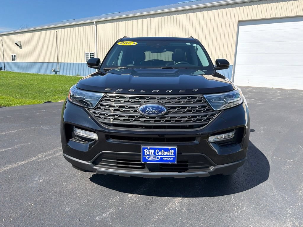 Certified 2023 Ford Explorer XLT w/ Equipment Group 202A AWD/4WD image 9
