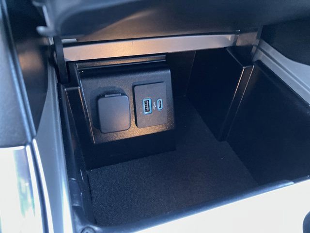 Certified 2021 Ford Explorer Platinum w/ Equipment Group 601A image 25