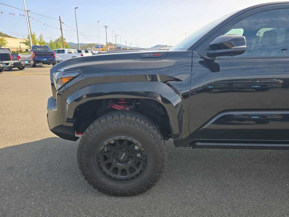 Used 2025 Toyota Tacoma TRD Pro AWD/4WD image 13