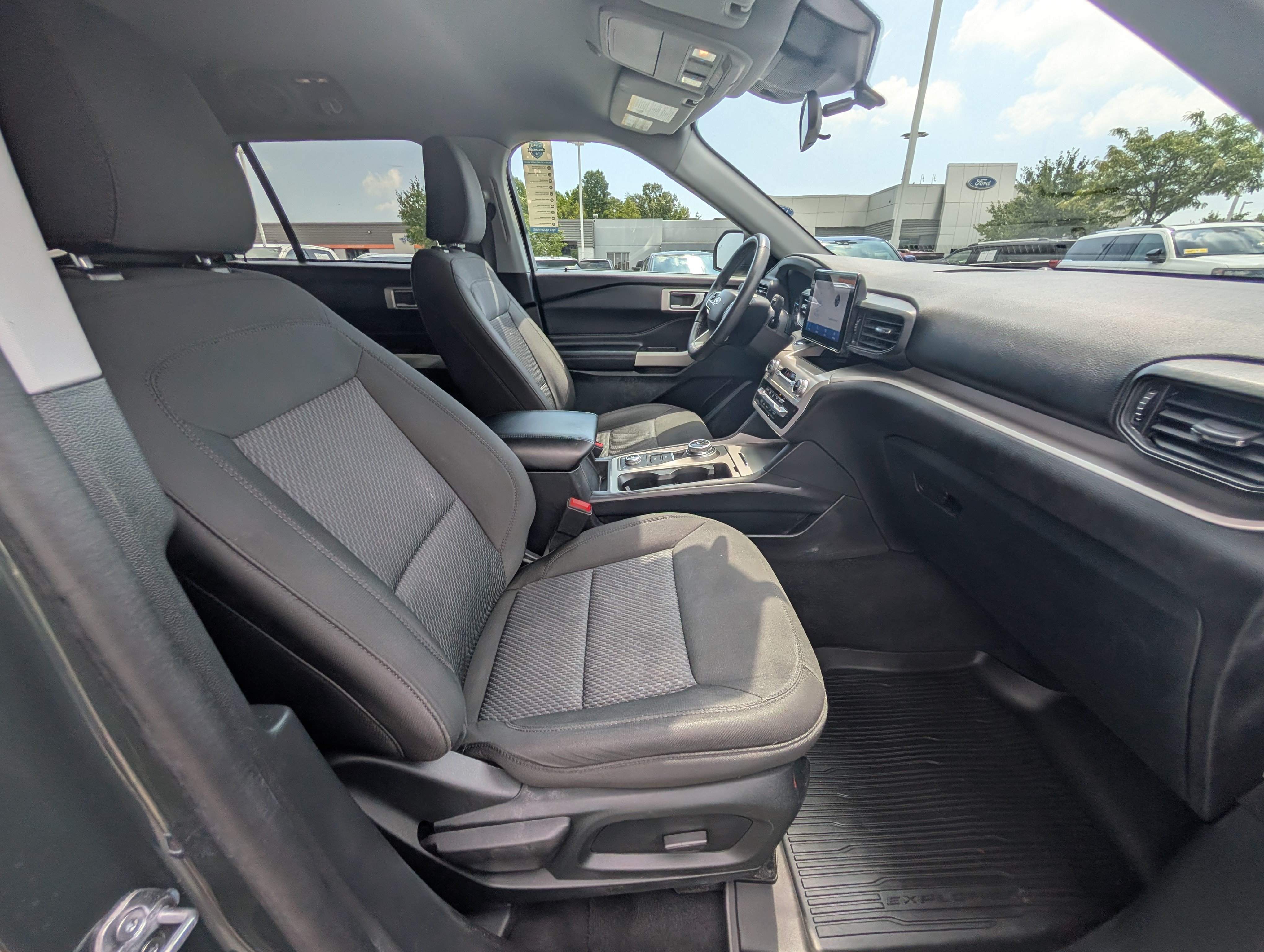 Certified 2023 Ford Explorer XLT AWD/4WD image 10
