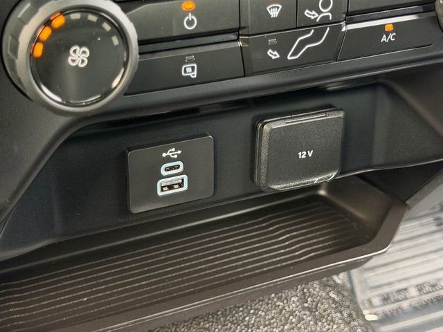 Certified 2025 Ford F250 XL w/ XL Chrome Package image 28