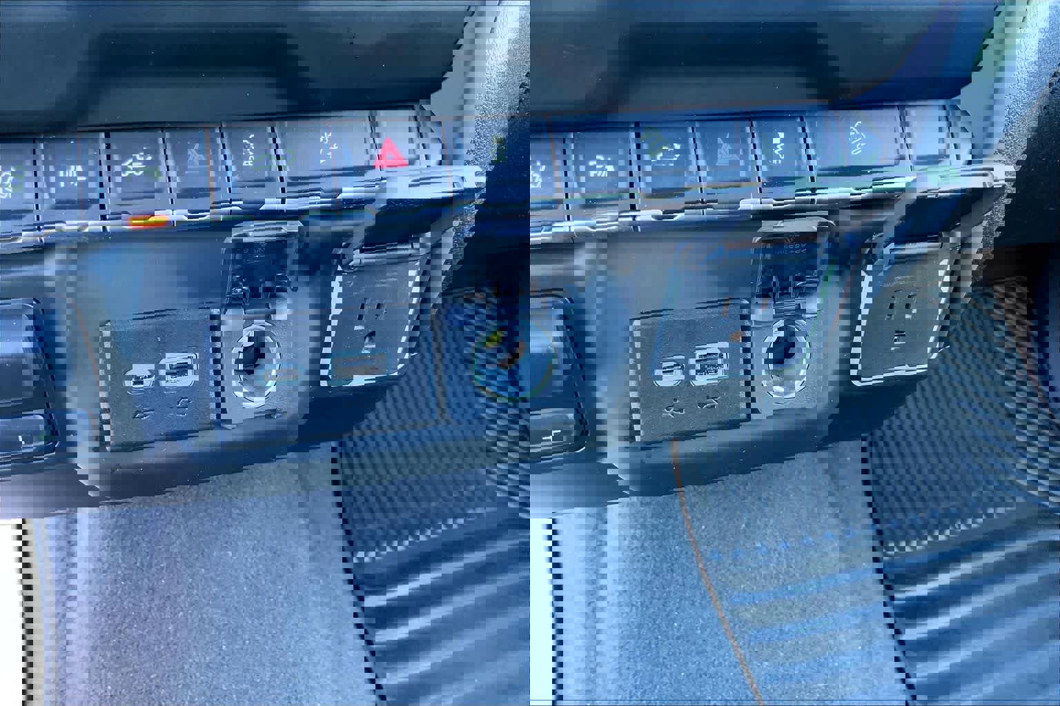 Used 2024 Chevrolet Silverado 2500 Custom w/ Custom Value Package image 30