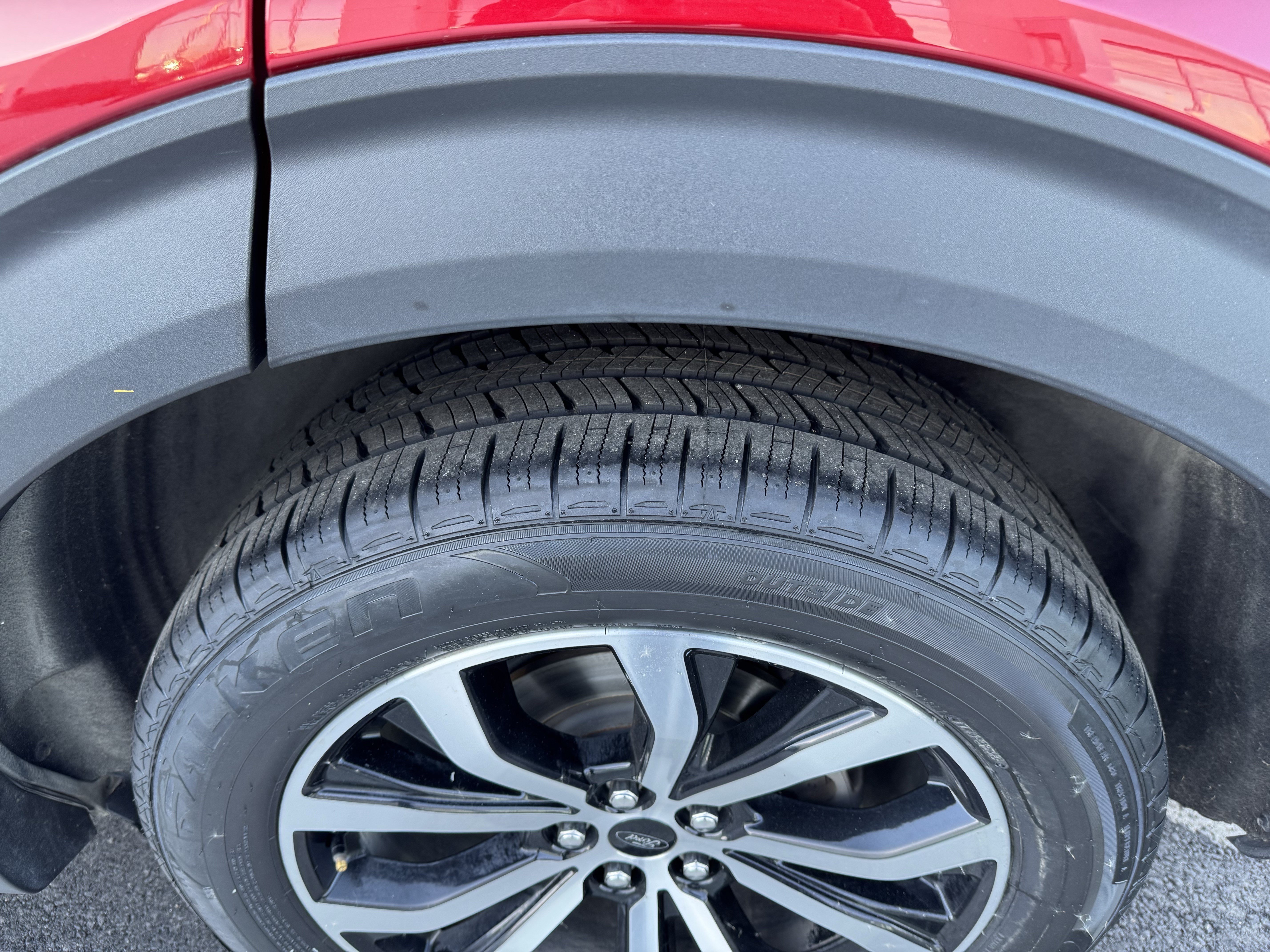 Certified 2025 Ford Explorer ST-Line AWD/4WD image 10