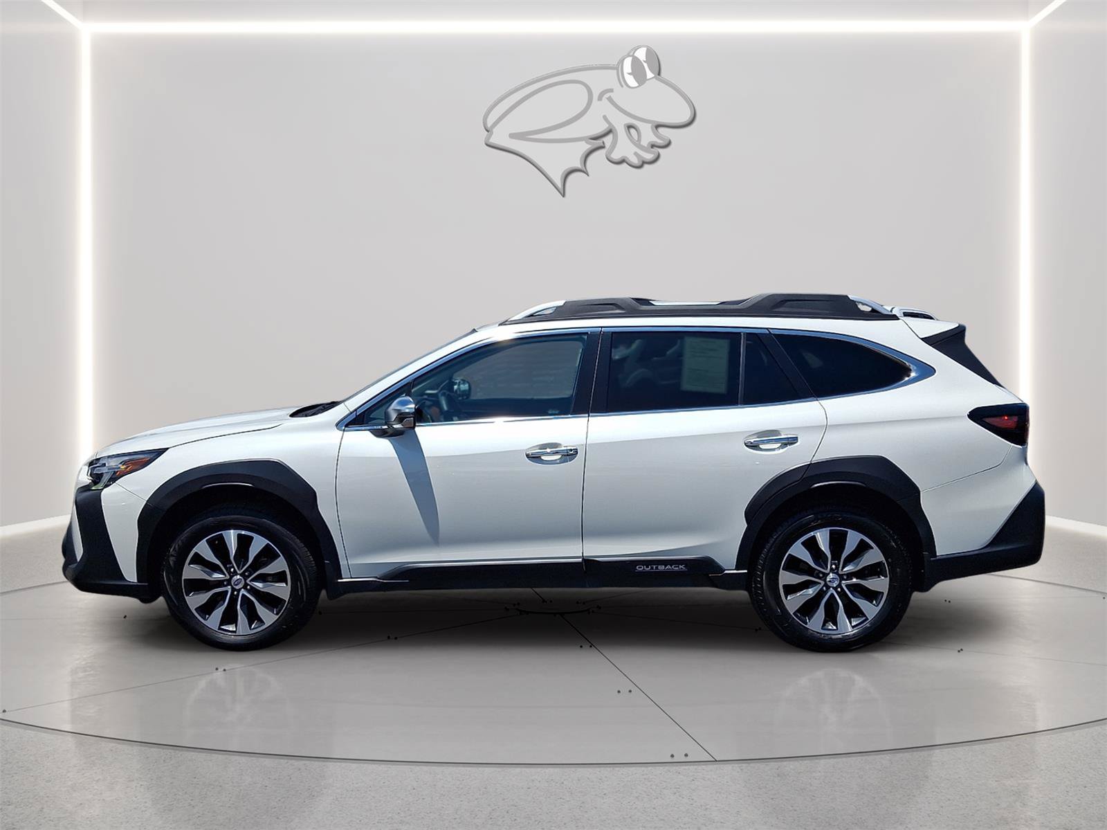 Used 2023 Subaru Outback Touring AWD/4WD video 2