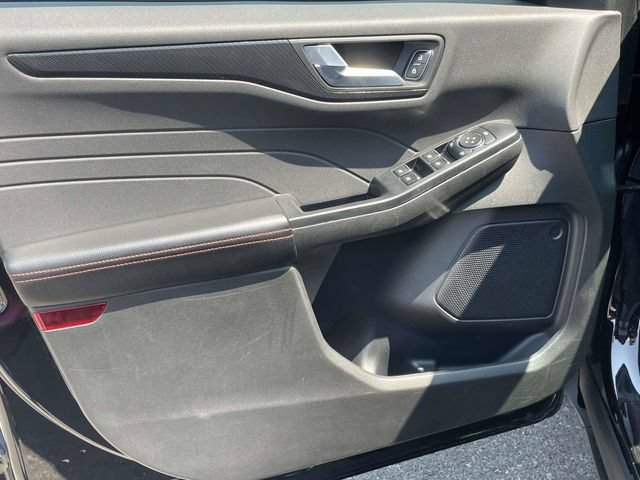Certified 2025 Ford Escape ST-Line FWD image 17