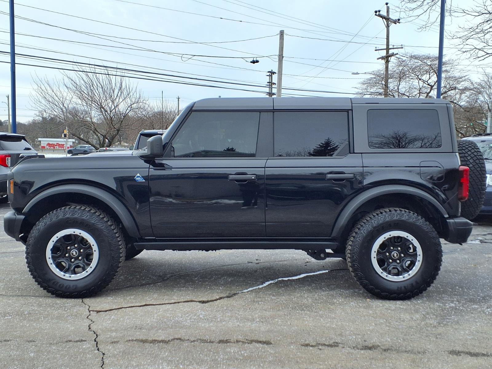 Certified 2024 Ford Bronco Black Diamond w/ Sasquatch Package image 2