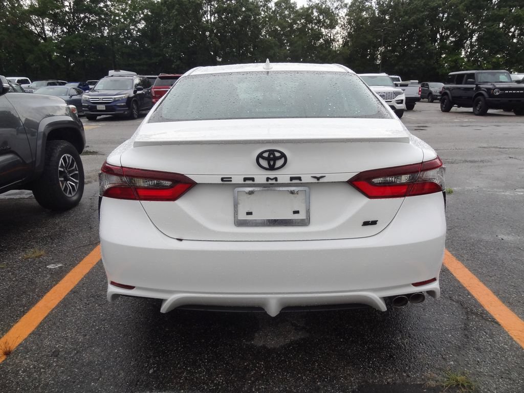 Used 2024 Toyota Camry SE w/ Blackout Package (TMS) FWD image 5