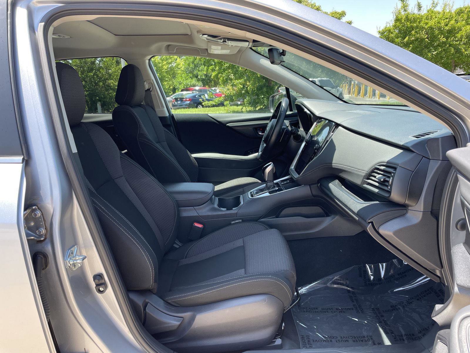 Used 2025 Subaru Outback Premium AWD/4WD image 19