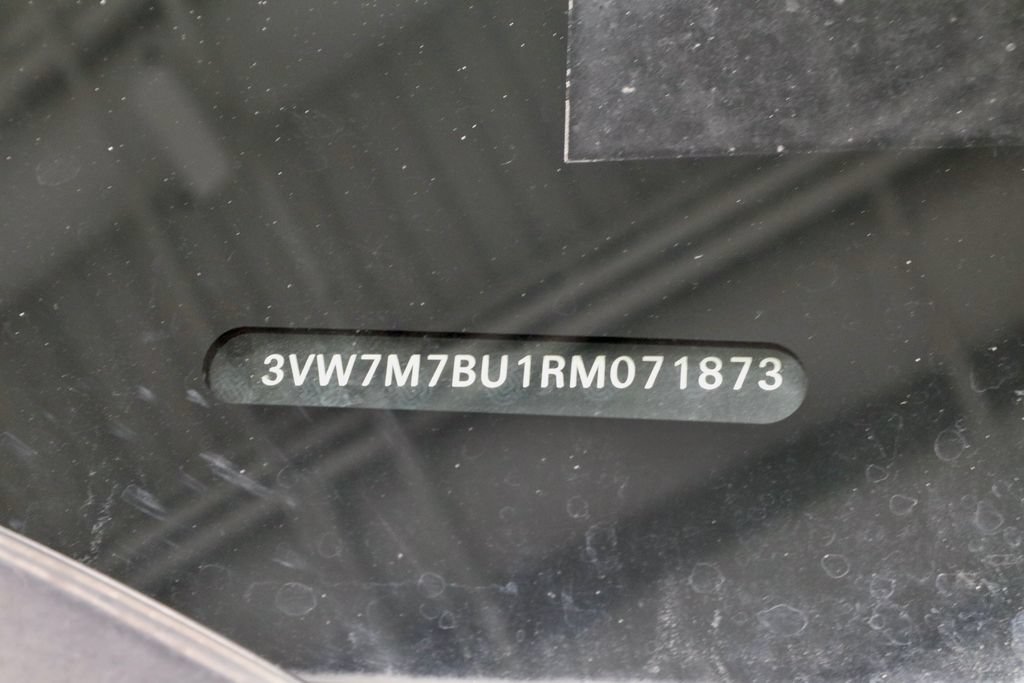 Used 2024 Volkswagen Jetta SE FWD image 35