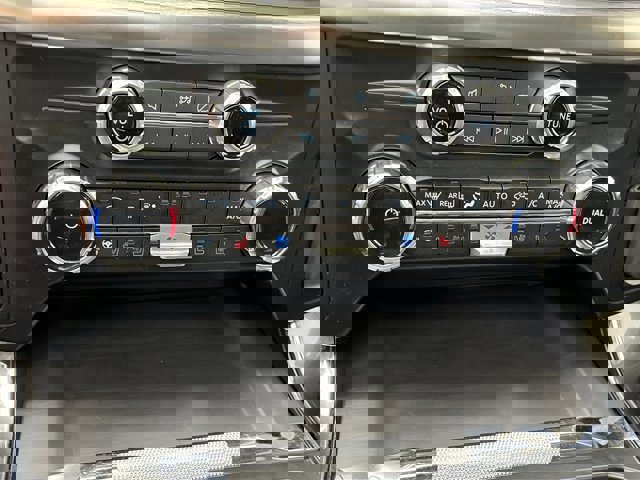 Certified 2023 Ford F150 Lariat w/ Equipment Group 502A High image 25