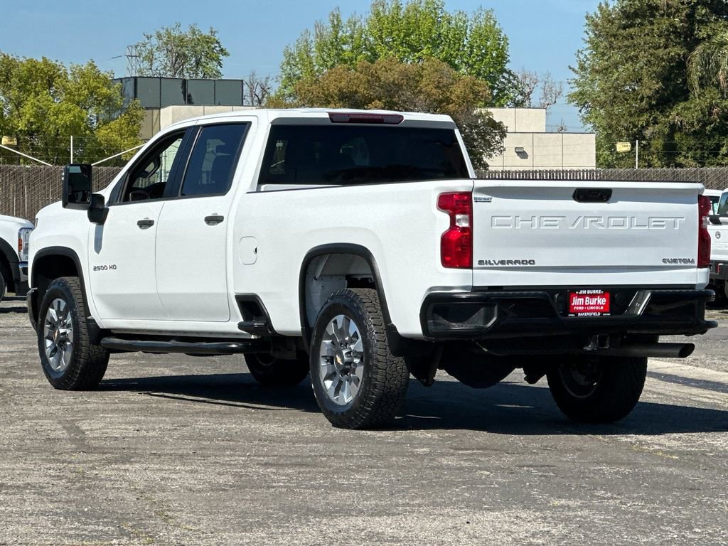 Used 2022 Chevrolet Silverado 2500 Custom w/ Custom Convenience Package RWD image 3