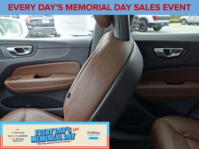 Used 2018 Volvo XC60 T6 Momentum w/ Advanced Package AWD/4WD image 17