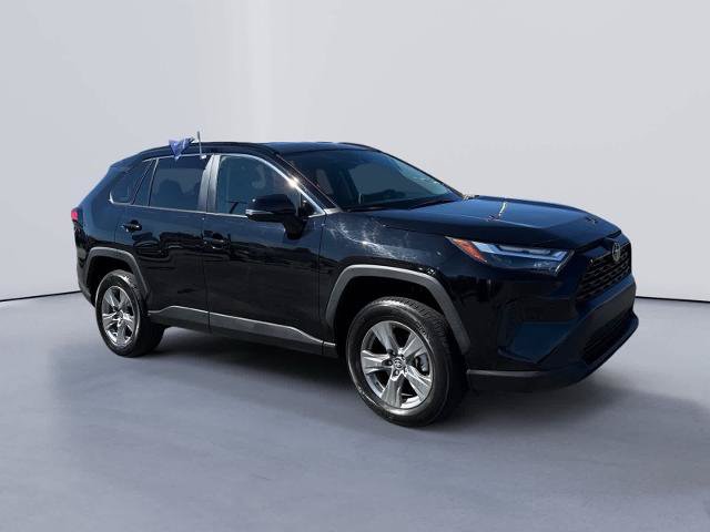 Used 2025 Toyota RAV4 XLE AWD/4WD image 7