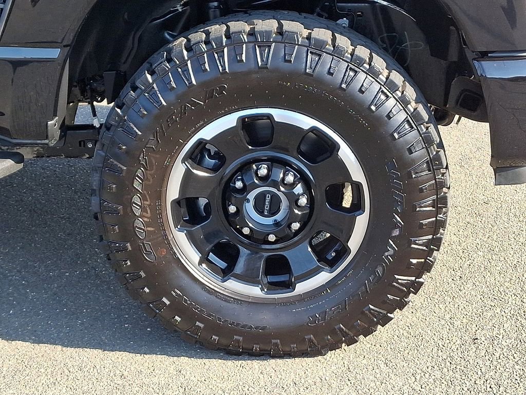 Certified 2025 Ford F250 Platinum w/ Platinum Plus Package AWD/4WD image 8