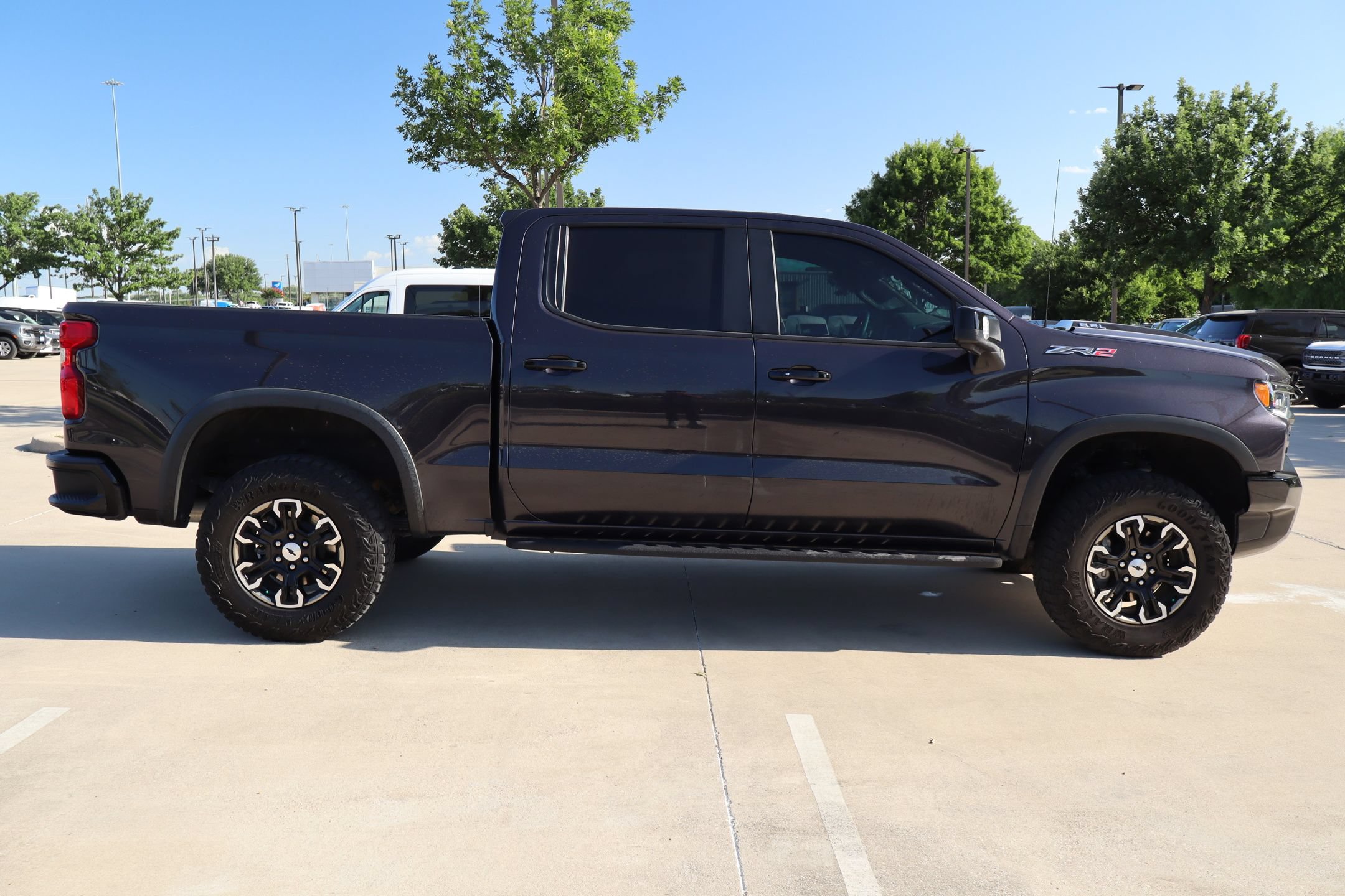 Used 2023 Chevrolet Silverado 1500 ZR2 AWD/4WD image 2