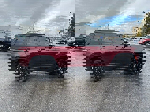 Used 2024 Jeep Grand Cherokee Limited w/ Black Appearance Package image 2