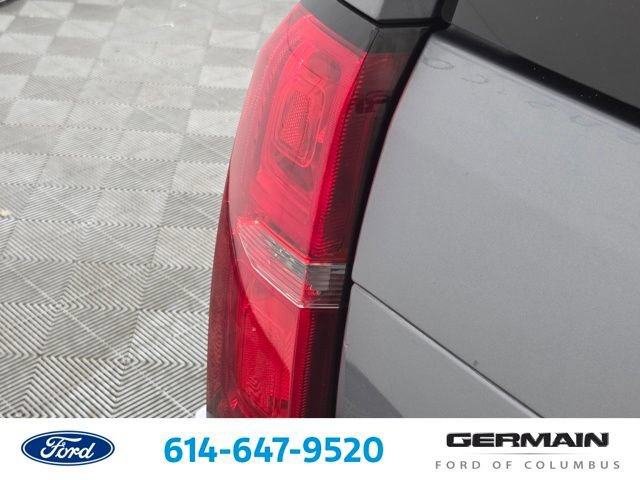 Used 2018 Chevrolet Suburban Premier AWD/4WD image 17