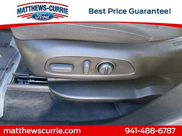 Used 2022 Chevrolet Traverse LT image 10