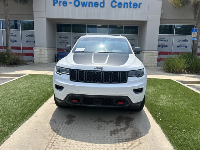 Used 2017 Jeep Grand Cherokee Trailhawk w/ Trailhawk Luxury Group AWD/4WD image 2