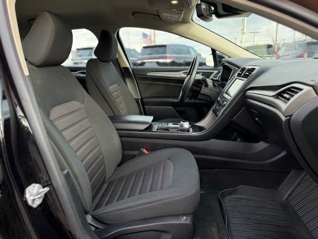 Certified 2020 Ford Fusion SE image 28