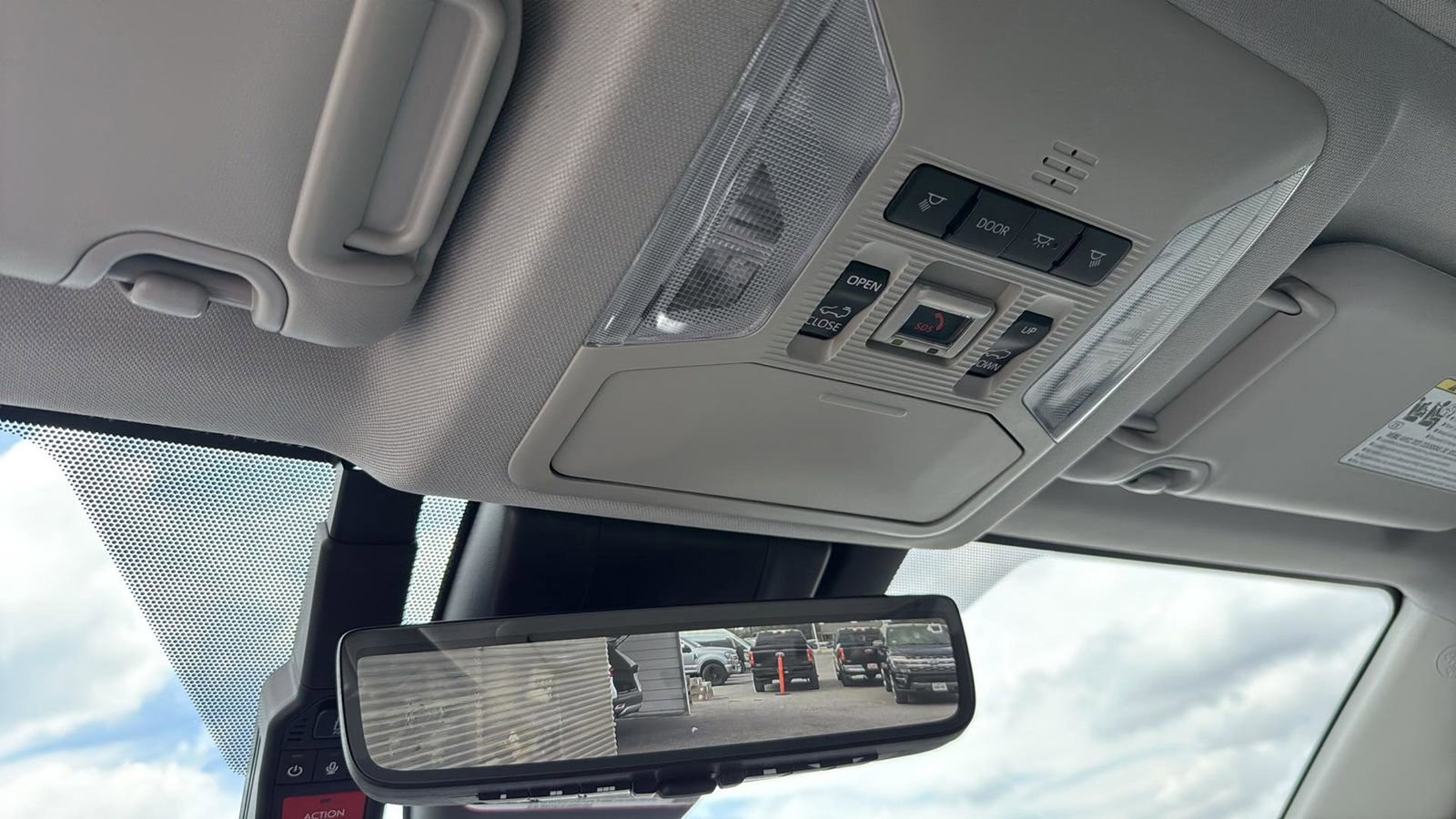 Used 2024 Toyota RAV4 XLE Premium image 23