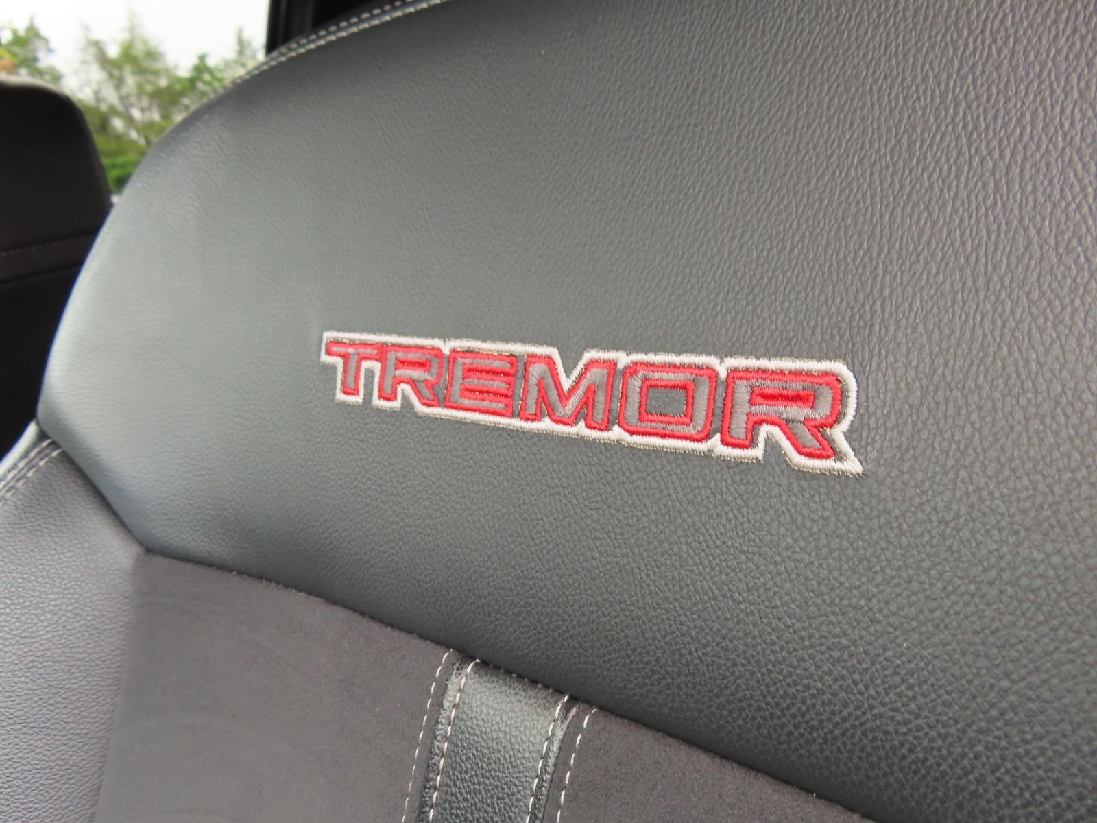Certified 2022 Ford Ranger Lariat w/ Tremor Off-Road Package AWD/4WD image 32
