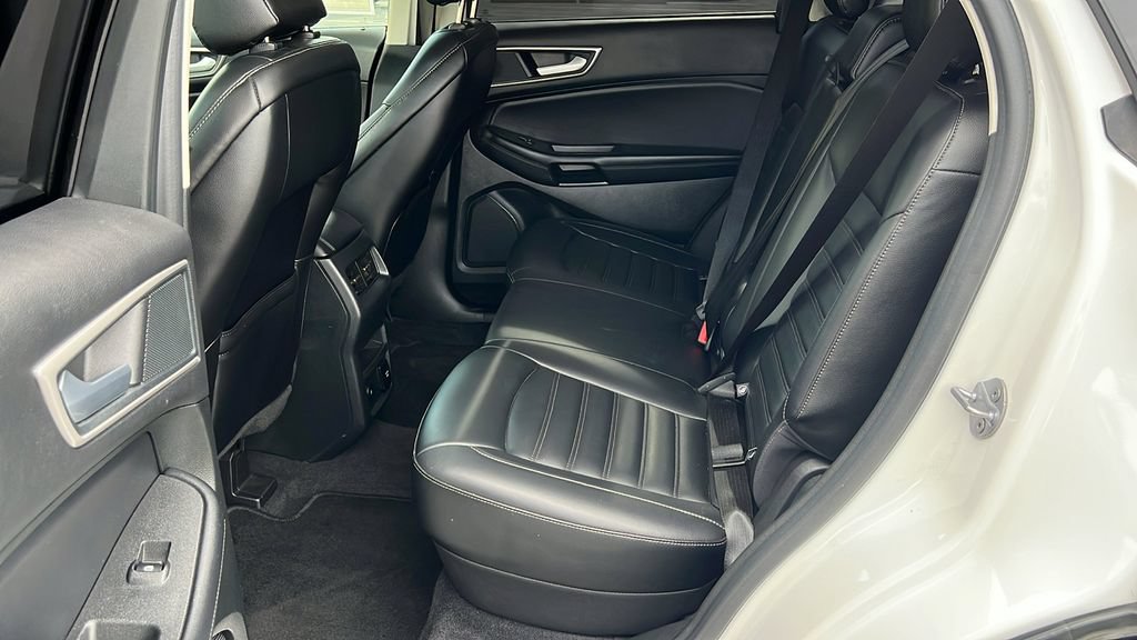 Certified 2024 Ford Edge SEL w/ Convenience Package AWD/4WD image 11