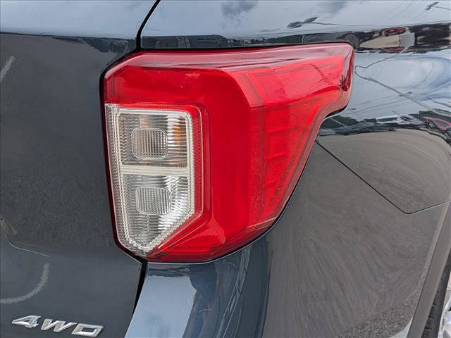 Certified 2024 Ford Explorer Platinum w/ Technology Package AWD/4WD image 8