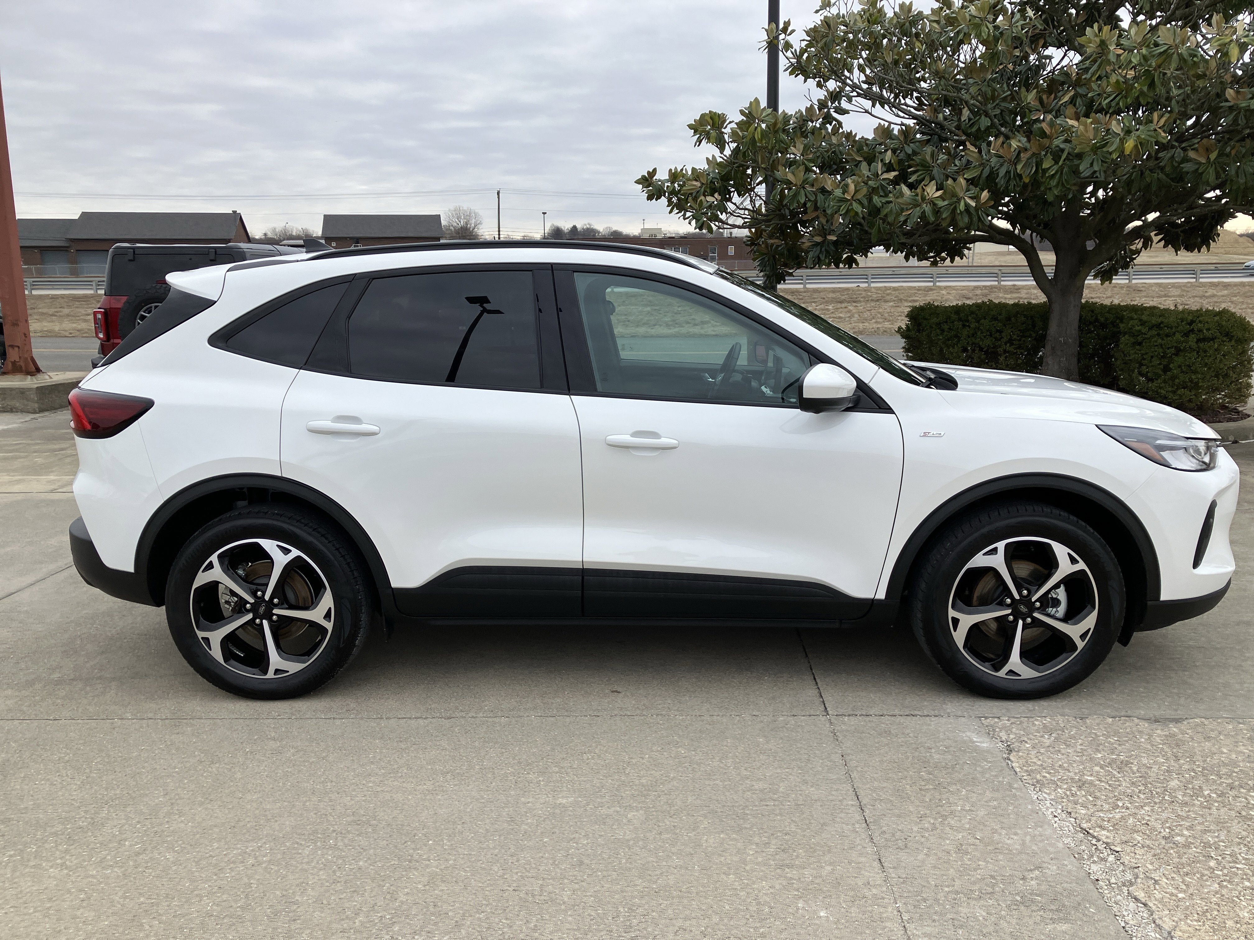 Certified 2025 Ford Escape ST-Line Elite w/ Tech Pack #2 image 6