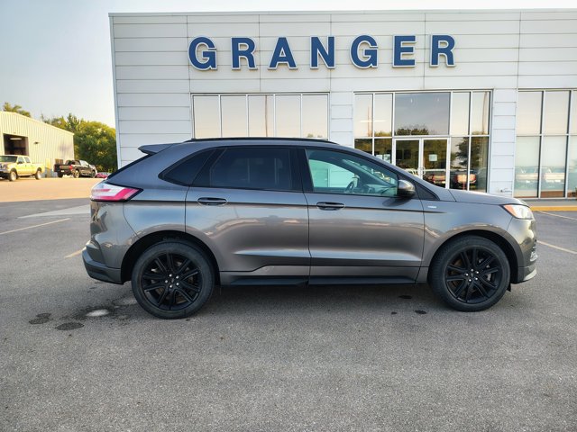 Certified 2022 Ford Edge ST-Line w/ Class II Trailer Tow Package AWD/4WD image 6