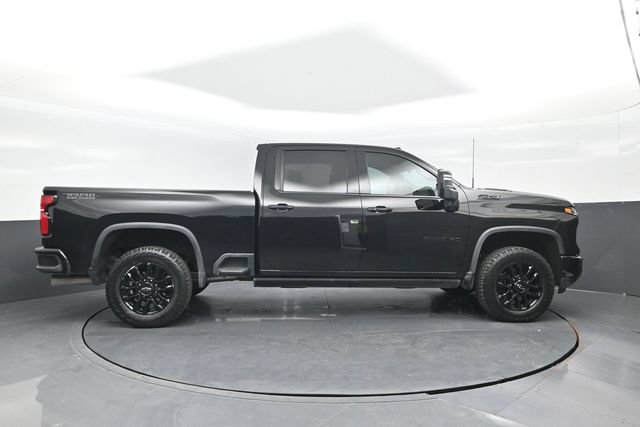 Used 2025 Chevrolet Silverado 2500 LTZ w/ LTZ Plus Package AWD/4WD image 3