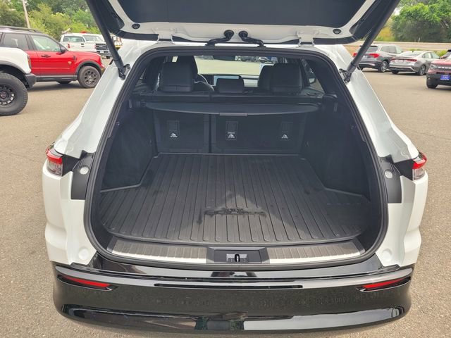 Used 2025 Toyota Crown Signia image 8