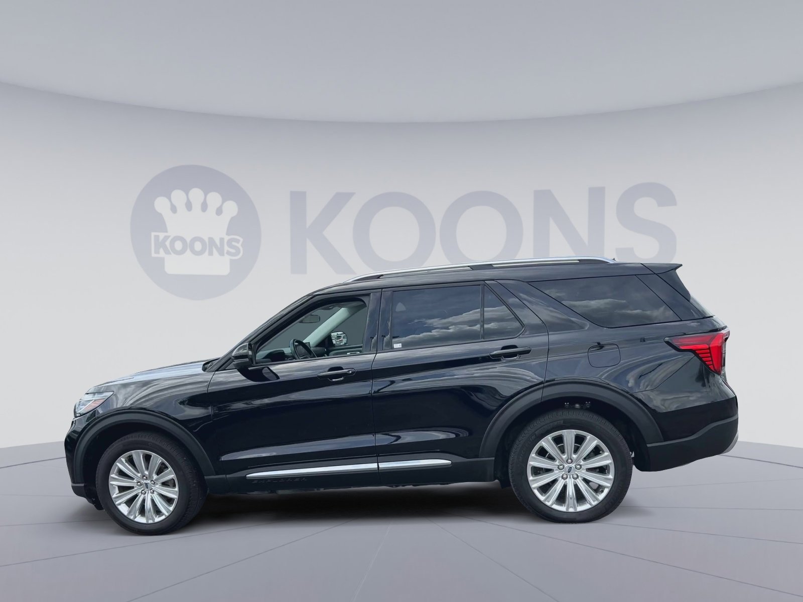 Certified 2025 Ford Explorer Platinum w/ LUX Leather Package AWD/4WD image 8