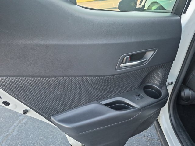 Used 2020 Toyota C-HR XLE FWD image 28