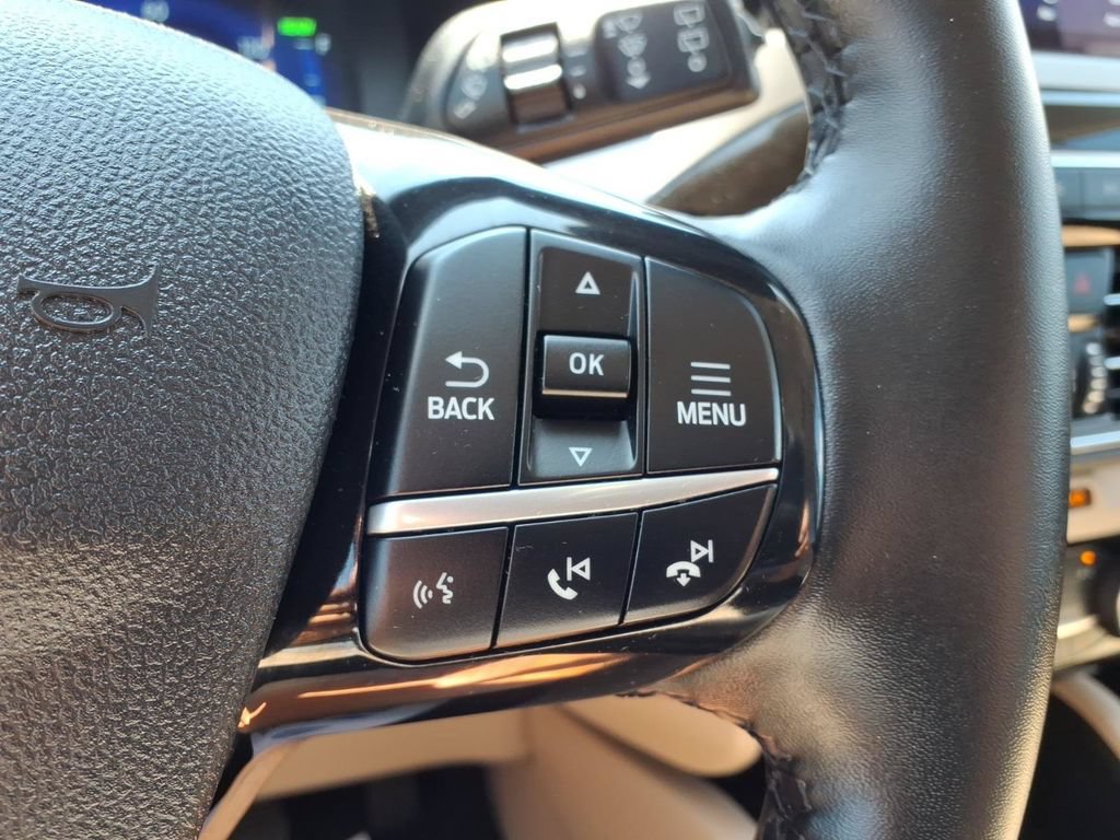 Certified 2022 Ford Escape Titanium FWD image 22