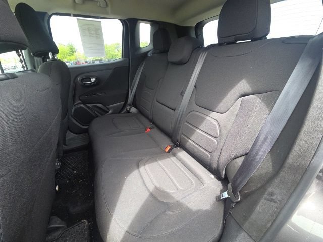 Used 2021 Jeep Renegade Latitude w/ Convenience Group AWD/4WD image 15