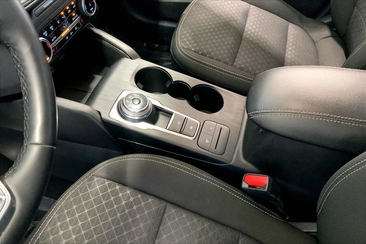 Certified 2024 Ford Escape Active AWD/4WD image 17