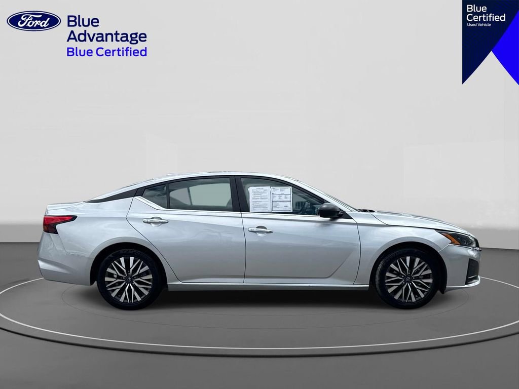 Used 2024 Nissan Altima 2.5 SV FWD image 4