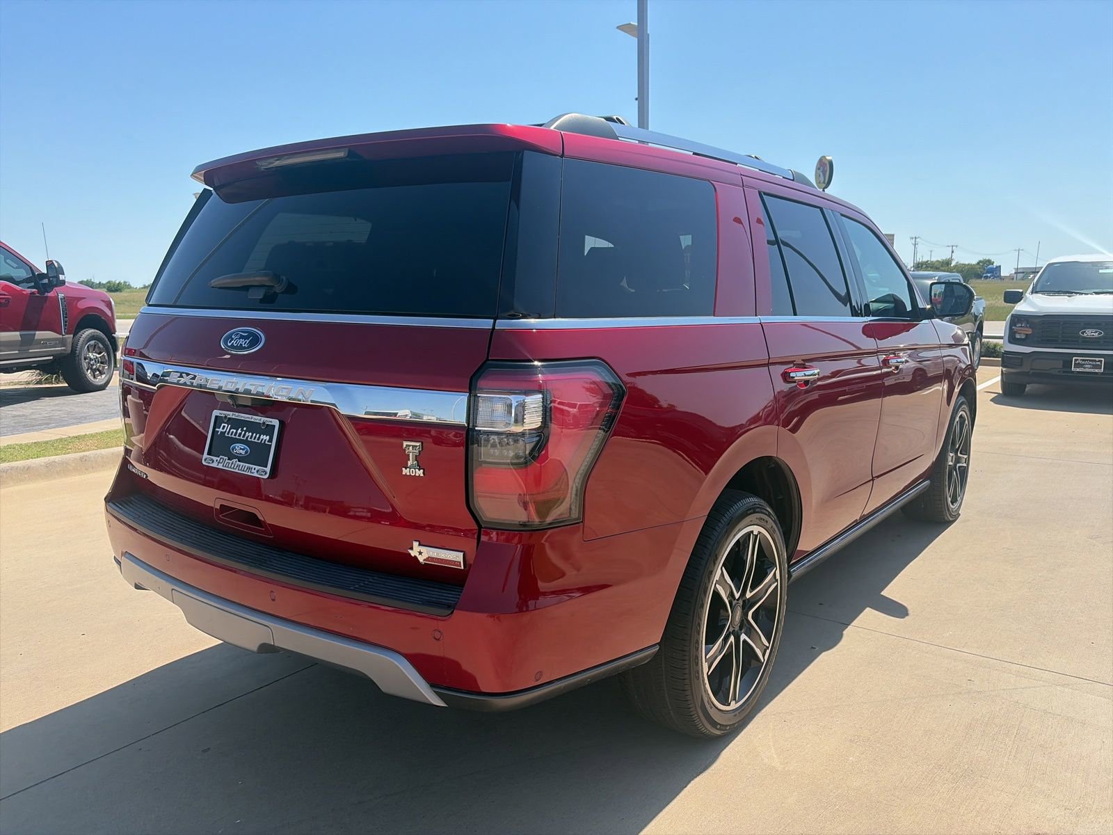 Certified 2019 Ford Expedition Limited w/ Texas Edition Package RWD image 6