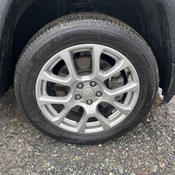 Used 2023 Jeep Compass Latitude image 18