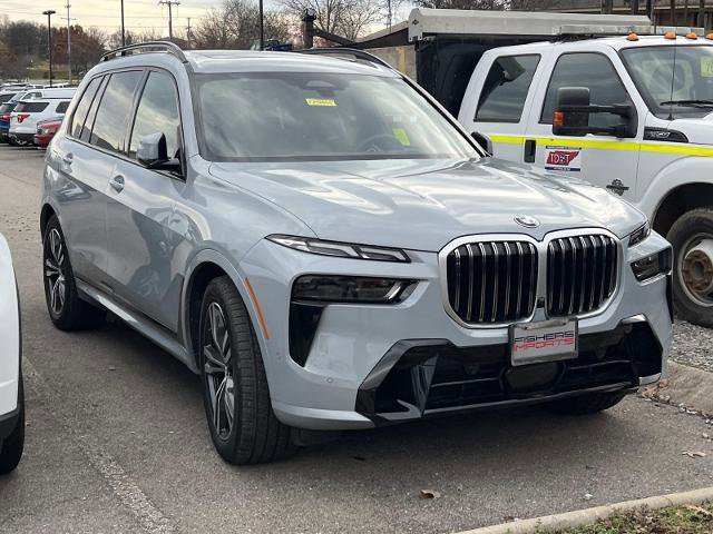 Used 2025 BMW X7 xDrive40i w/ M Sport Package image 3