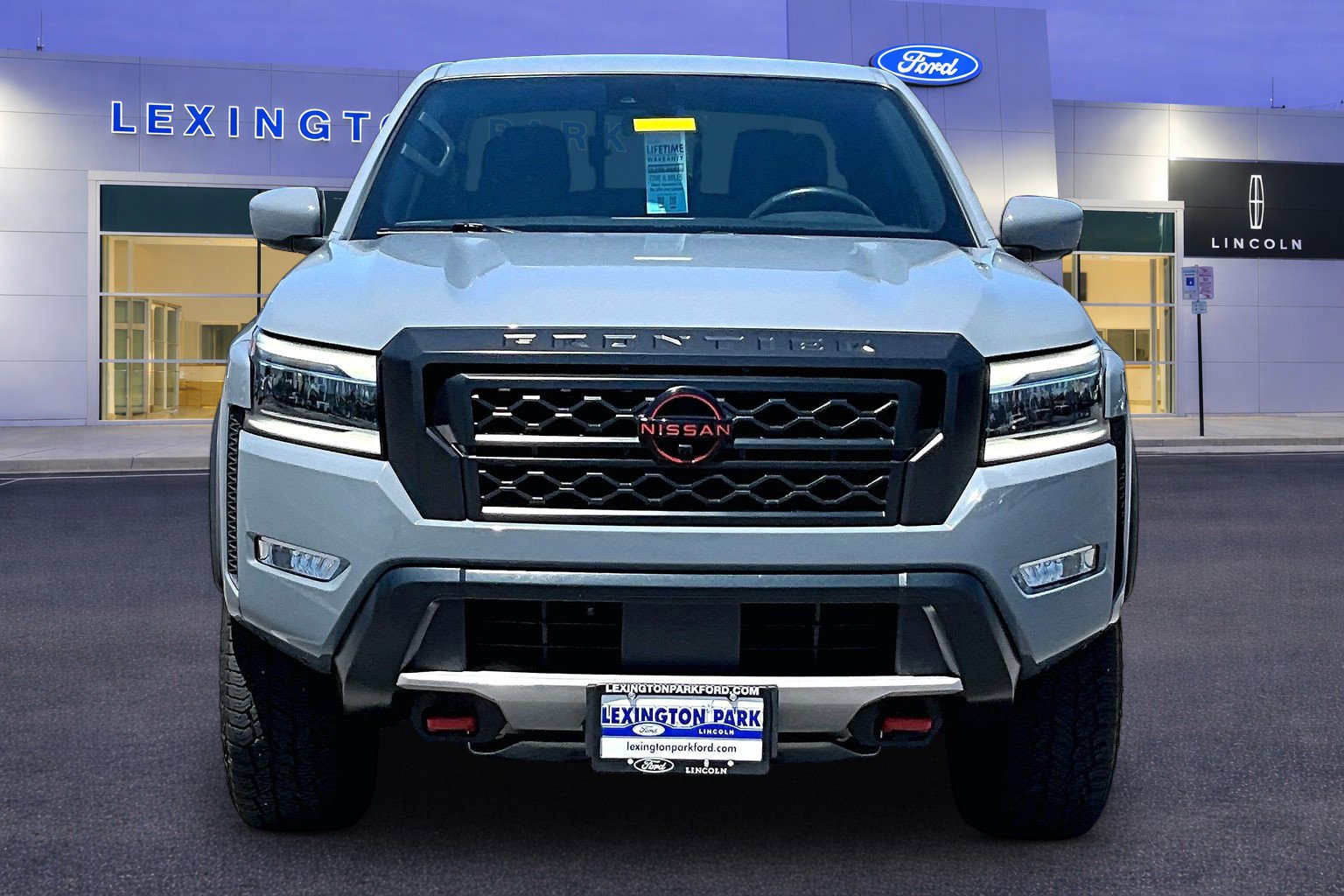 Used 2023 Nissan Frontier PRO-4X w/ Pro Convenience Package AWD/4WD image 2
