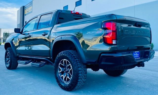 Used 2025 Chevrolet Colorado ZR2 w/ Technology Package AWD/4WD image 7