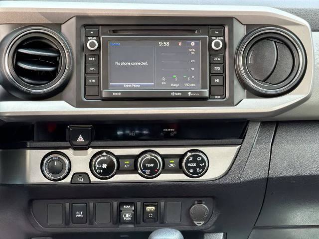 Used 2018 Toyota Tacoma SR5 AWD/4WD image 28