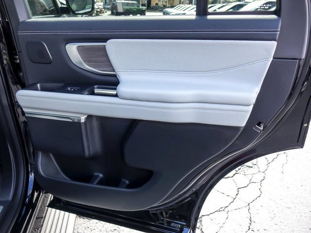 Certified 2025 Ford Expedition Platinum w/ Platinum Ultimate Package image 35