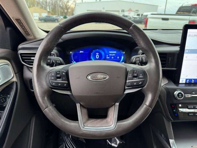 Certified 2020 Ford Explorer Platinum w/ Premium Technology Package AWD/4WD image 38