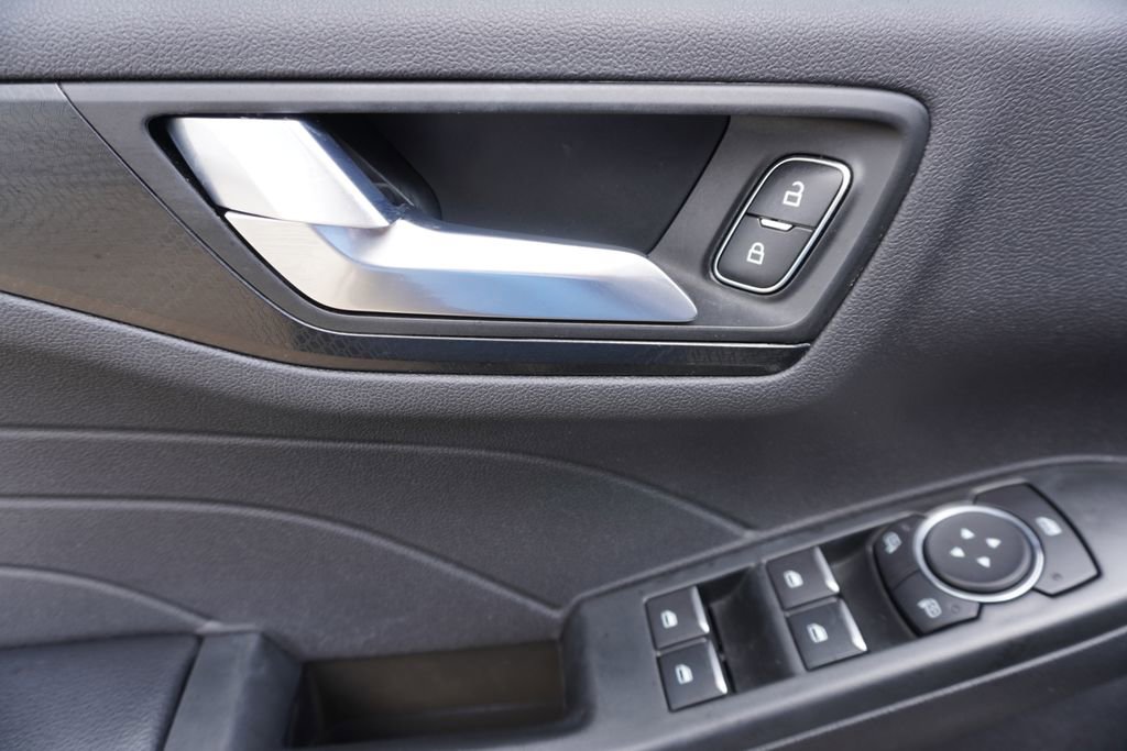 Certified 2022 Ford Escape SEL w/ SEL Stealth AWD Package image 10